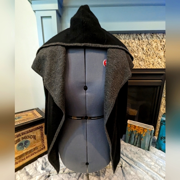 Black and grey hooded duster sweater - Large - Picture 3 of 8